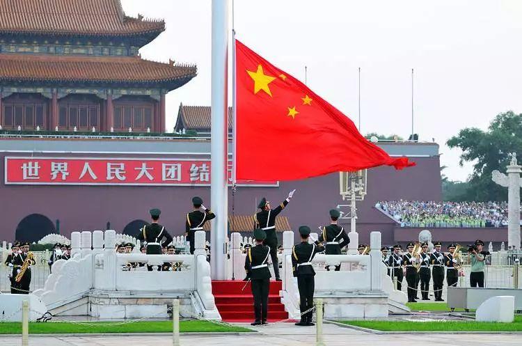 继关晓彤后,内娱又来大骨架女明星,去健身练练线条好看很多!