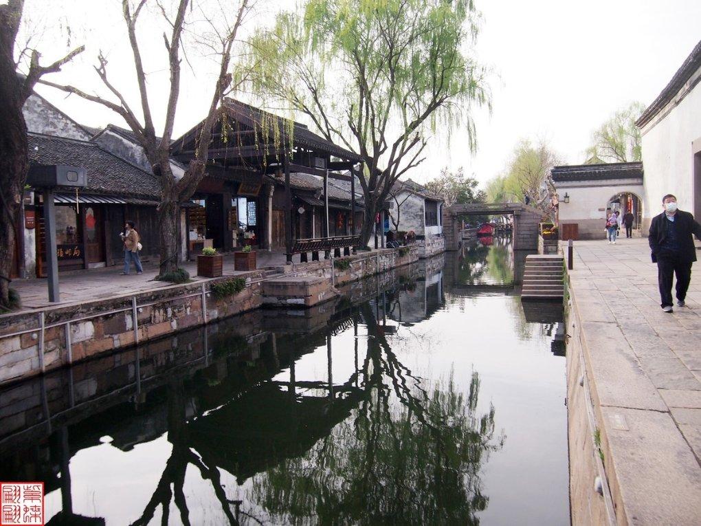 光致变色纱线定制天幕：展现个人风格的露营新选择