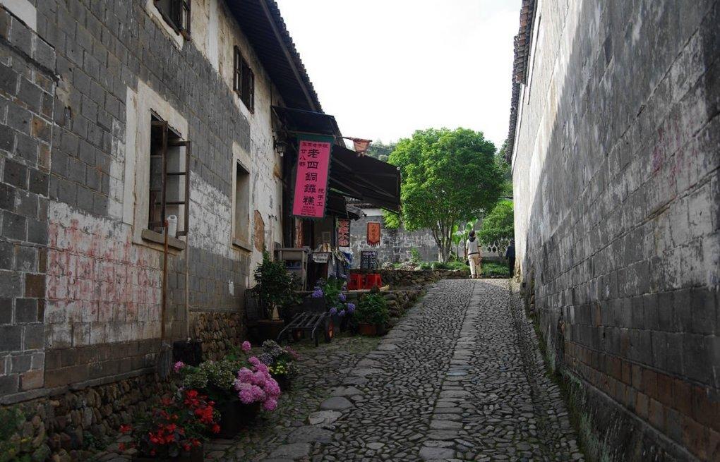 昆明降雪农贸市场产品销量下降,海鲜、蔬菜价格小幅上扬